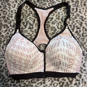Victoria’s Secret front close sports bra